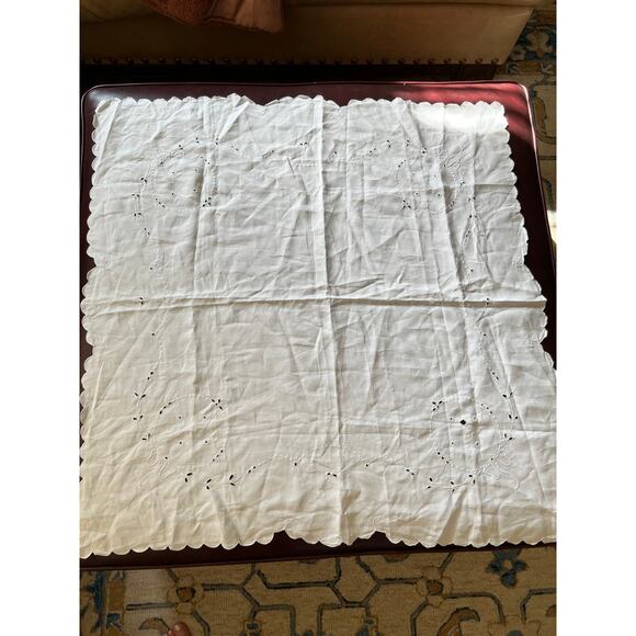 White Laser Cut Cotton Square Table Topper Cloth - Picture 1 of 4
